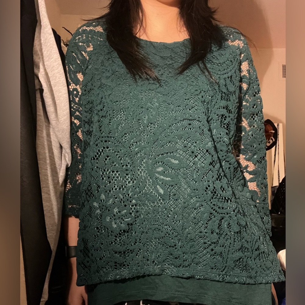 New York and Company NWT Green Lace Top with Undershirt